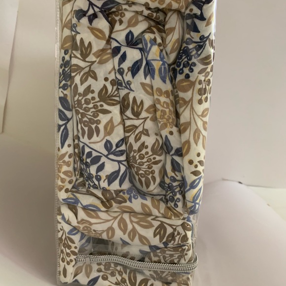 King Six Piece Sheet Set 1800 Deep Pocket Floral Blue - Picture 5 of 5